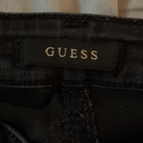 Black women’s Guess jeans - Picture 3 of 5